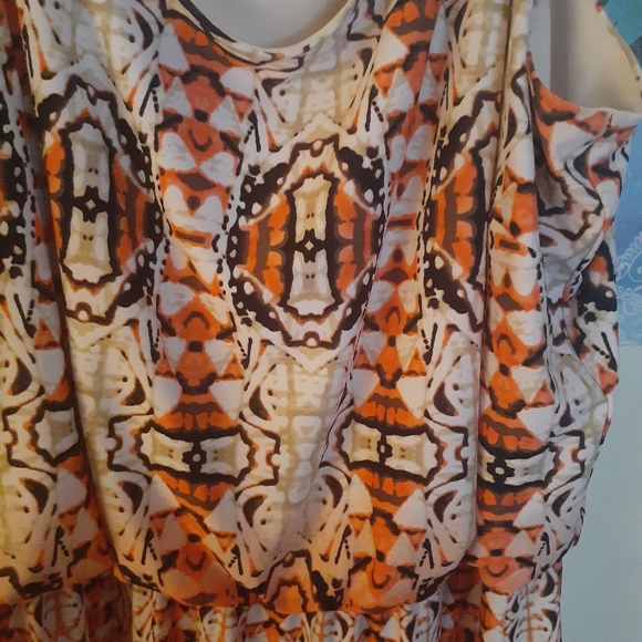 Dress - Picture 2 of 4